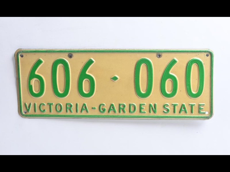 number plates numerical 984835 001