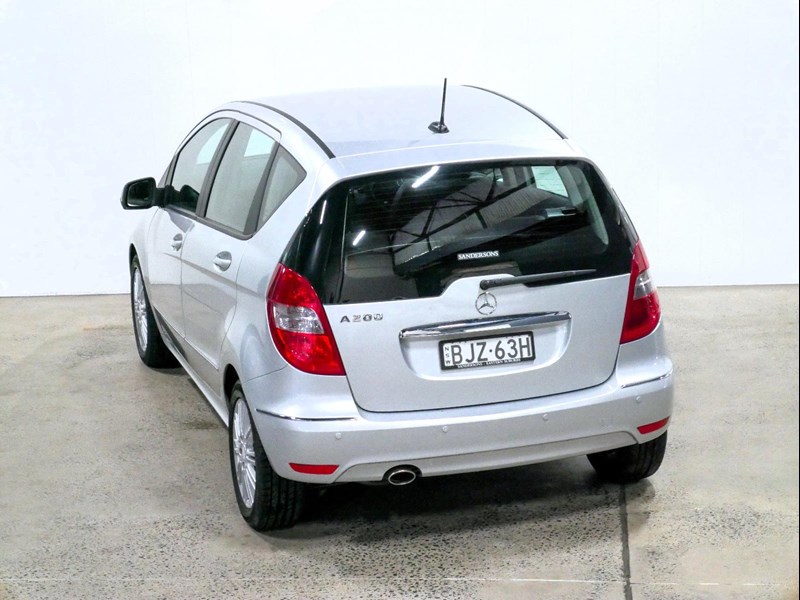 mercedes-benz a200 986256 033