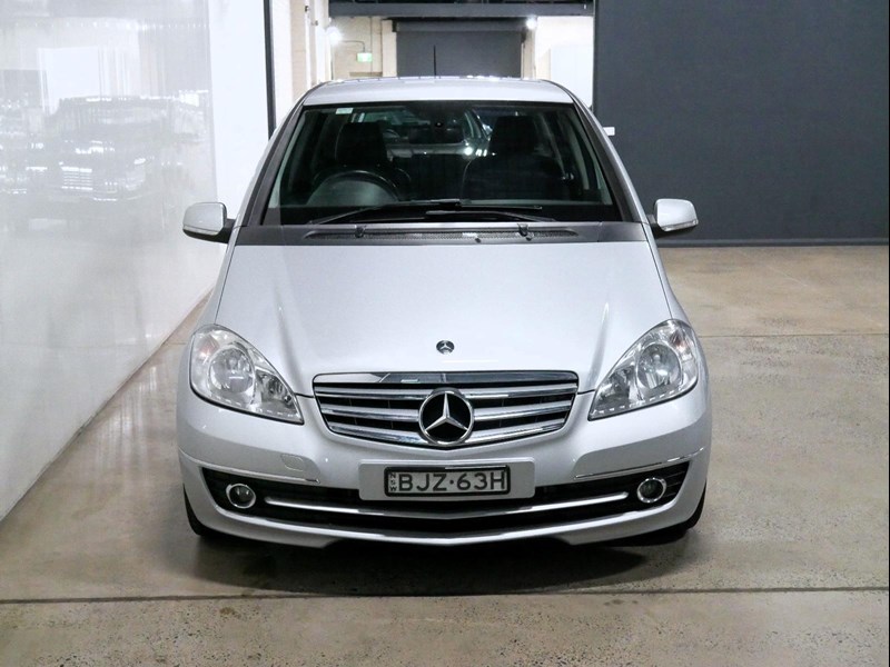 mercedes-benz a200 986256 071