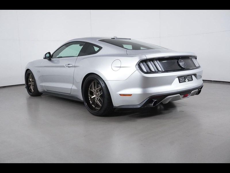 ford mustang 986324 009