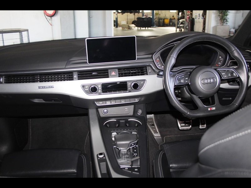 audi a4 987466 051