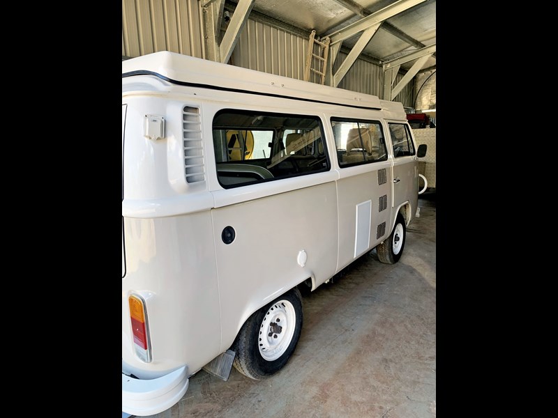 volkswagen kombi 989329 013