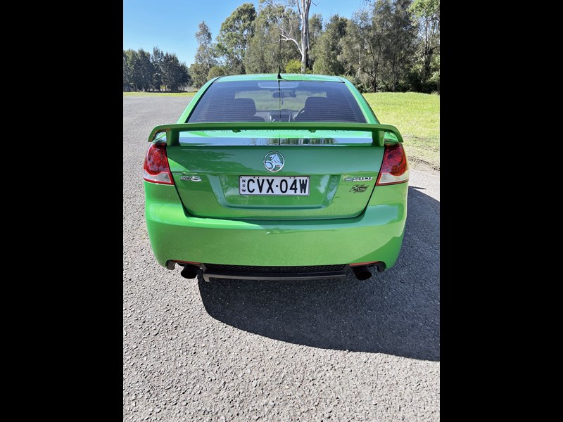 holden commodore 990118 005