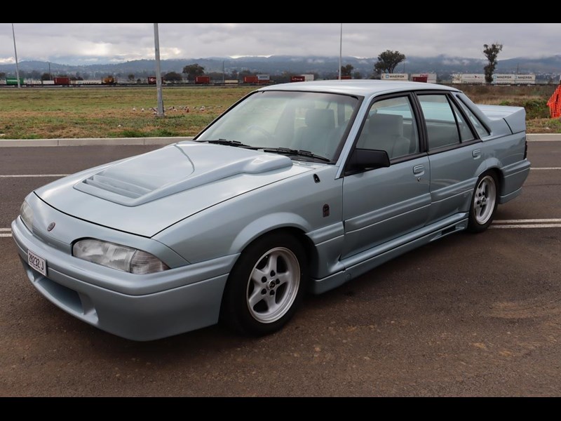 hsv commodore 990315 013