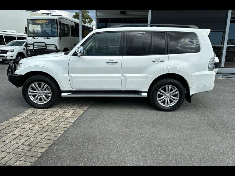 mitsubishi pajero 990968 007