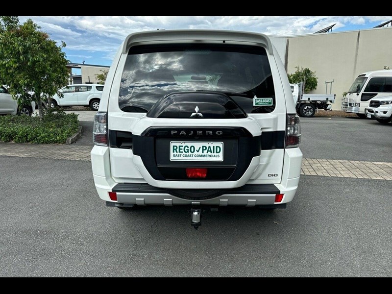 mitsubishi pajero 990968 011