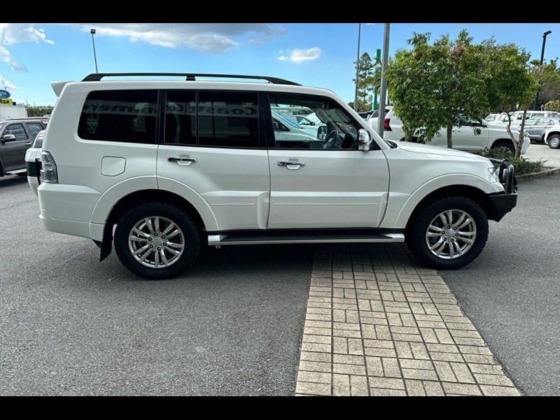 mitsubishi pajero 990968 015