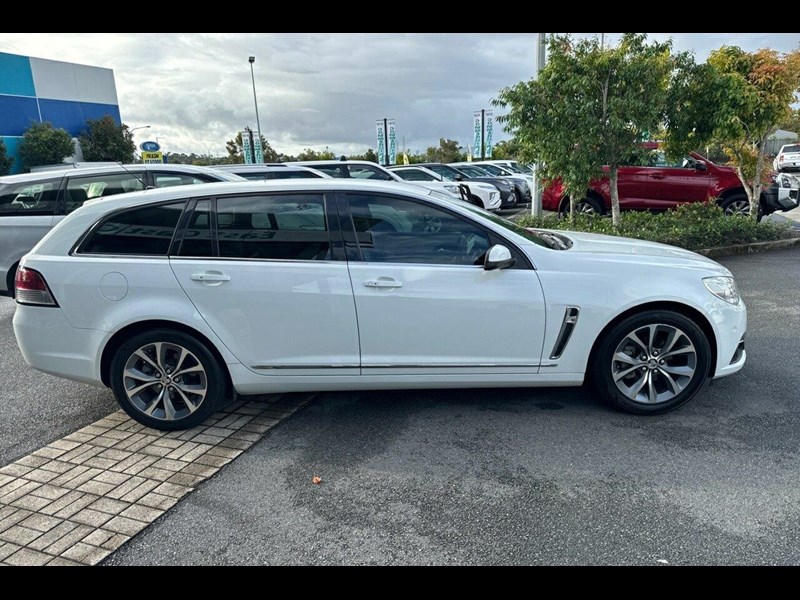 holden calais 990975 003