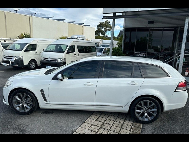 holden calais 990975 013