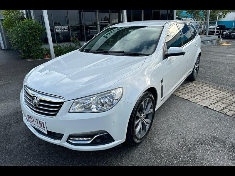 holden calais 990975 015