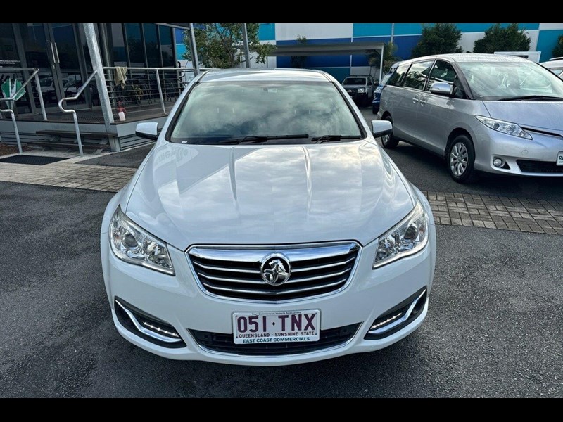 holden calais 990975 017