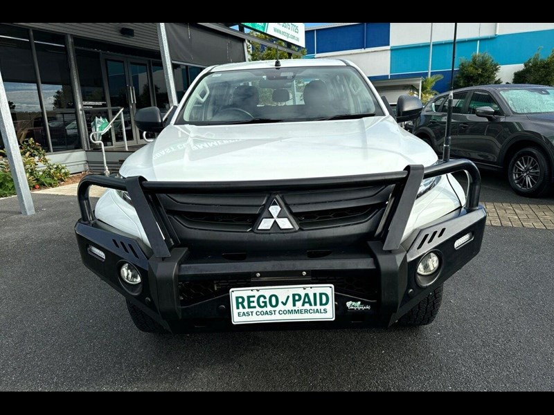 mitsubishi triton 990985 003