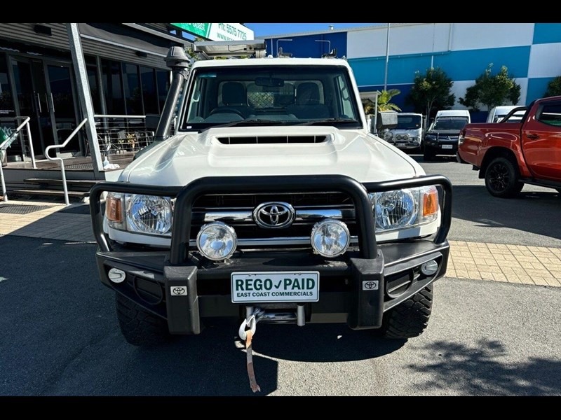 toyota landcruiser 991000 003