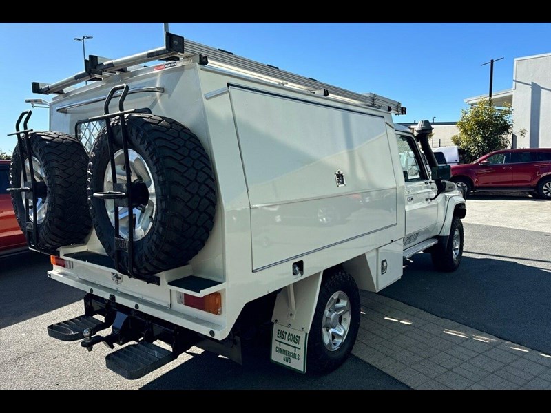 toyota landcruiser 991000 017