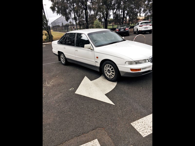 holden statesman 991099 001