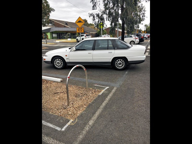 holden statesman 991099 005