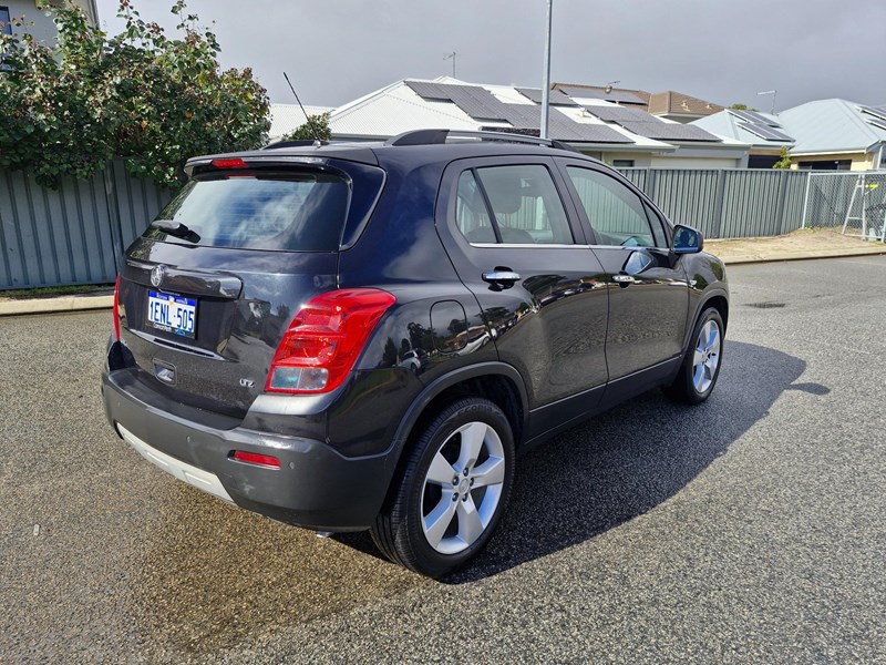 holden trax 991028 009