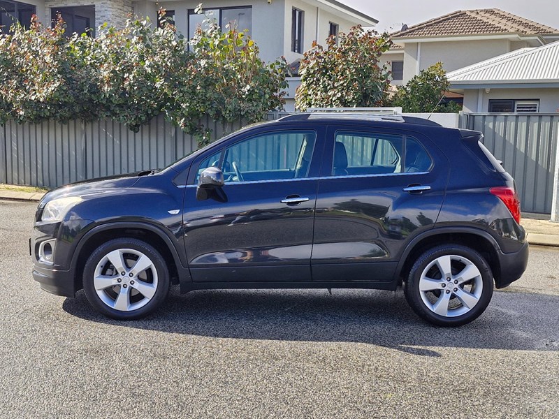 holden trax 991028 015