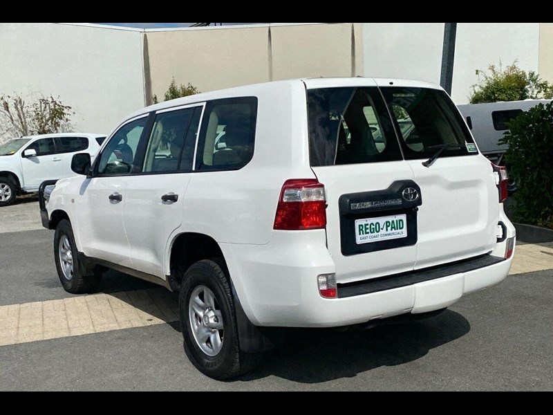 toyota landcruiser 991186 009