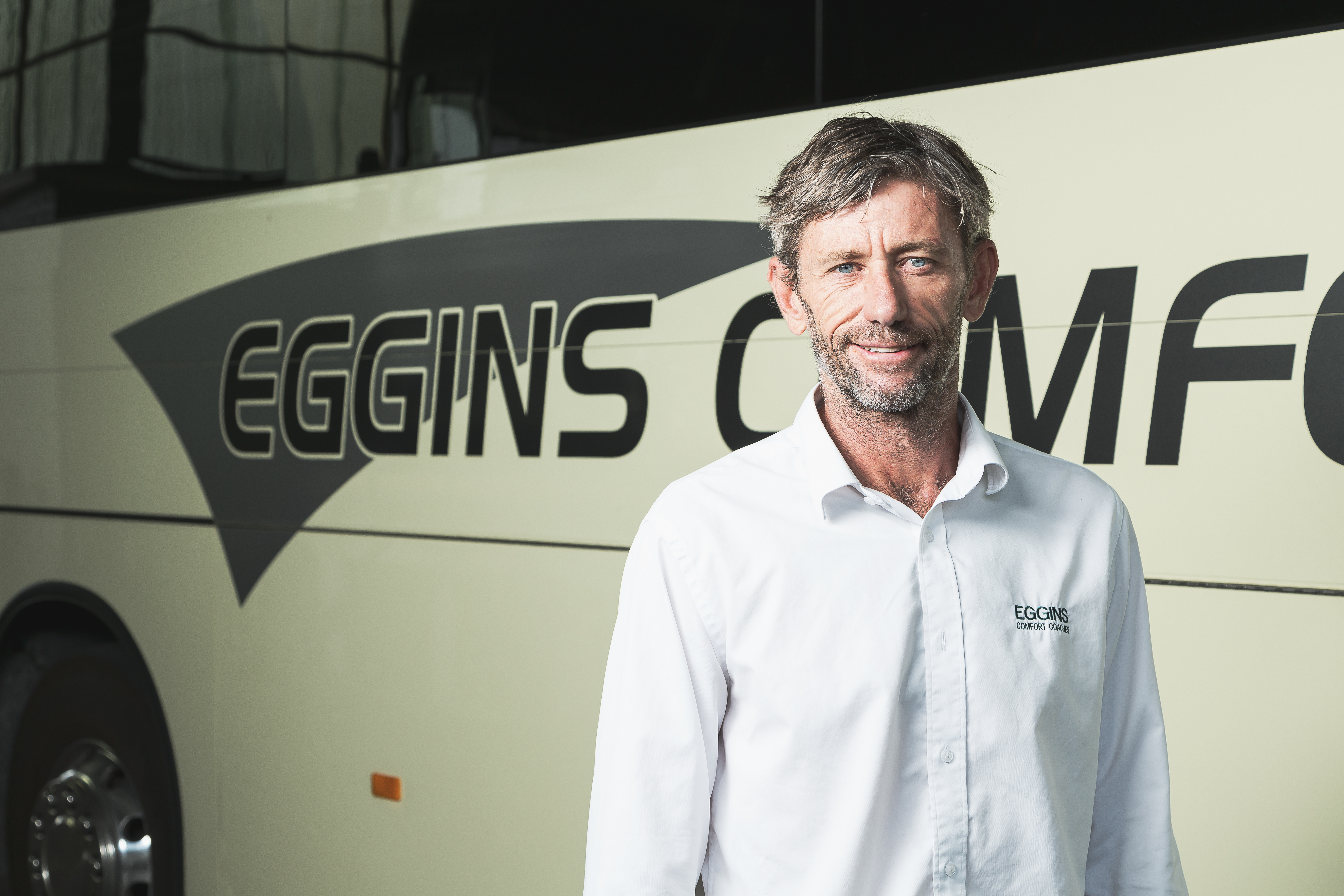 COUNTRY COMFORT - EGGINS COMFORT COACHES