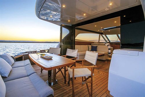 Lounge on Elandra 53 boat