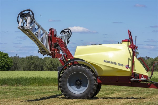 6 Hardi Navigator 6000 Booms2