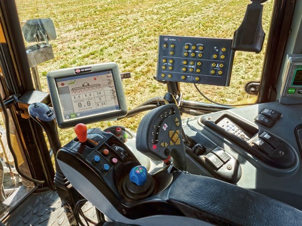 9 Hardi Navigator 6000 Spray Controller System