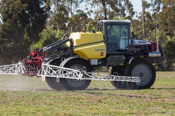 5860_Hardi Presidio Sprayer