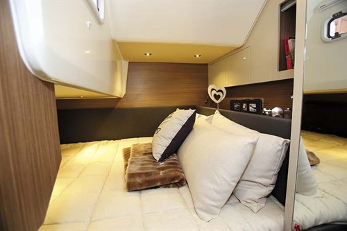 Cabin in Azimut Atlantis 34