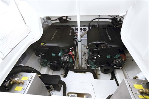 Engines on Azimut Atlantis 34 poweryacht
