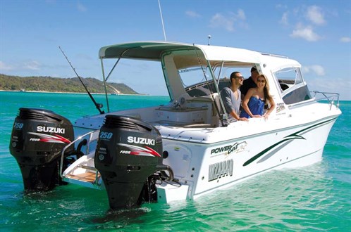 Powercat 3100 with twin Suzuki outboards