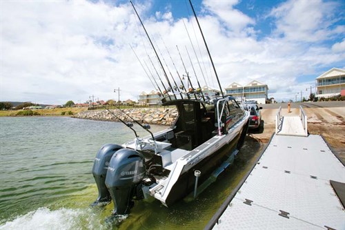 White Pointer 800 at boat ramp