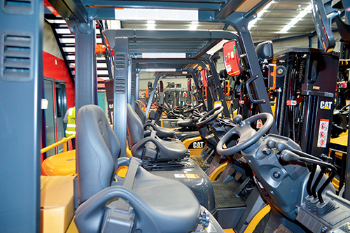 Interior of Cat GP25N forklift