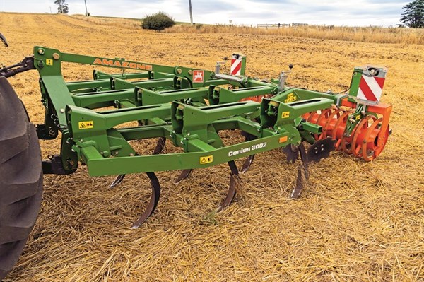 0169_Amzone Cenius 3002 Mulch Cultivator _tines