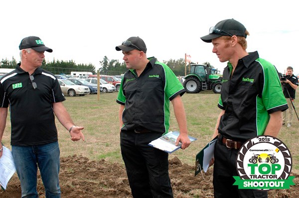 Top -Tractor -Shootout -2015-judges -discussing