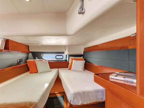 Beneteau Oceanis 60 cabins