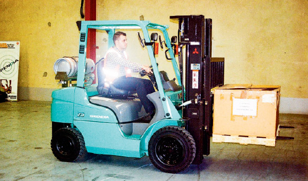 Mitsubishi -Grendia -FG25N,Mitsubishi -FB25CA,-forklift ,-faceoff ,-review ,-ATN7