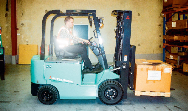 Mitsubishi -Grendia -FG25N,Mitsubishi -FB25CA,-forklift ,-faceoff ,-review ,-ATN8