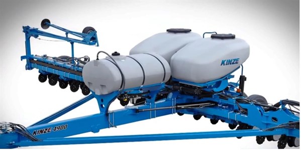 Kinze 4900 Multi Hybrid planter