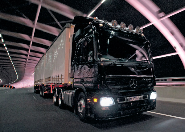 Mercedes -Benz -Actros -600-truck -review ,-ATN3