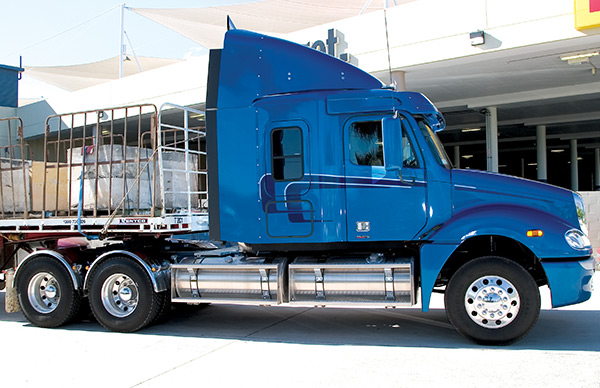 Freightliner -Columbia -C112-and -CL120-truck -review ,-ATN2