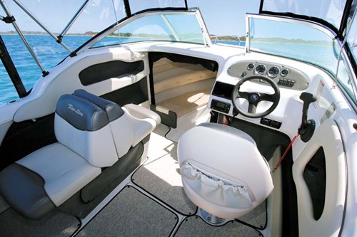 Cockpit on Raeline 186 Outboard