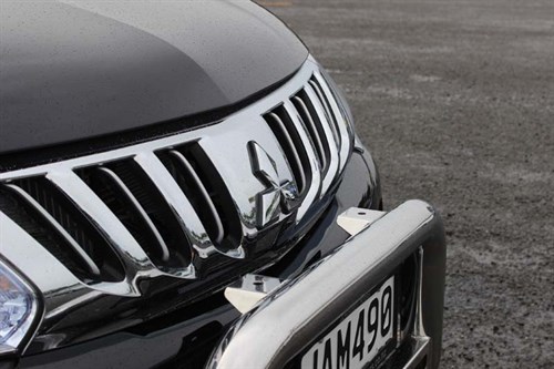 Mitsubishi Triton GLS 4WD bonnet