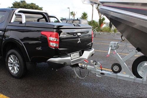 Mitsubishi Triton GLS 4WD with trailer