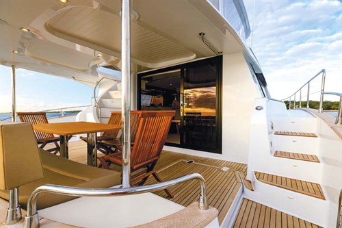 Fountaine Pajot Cumberland 47LR exterior