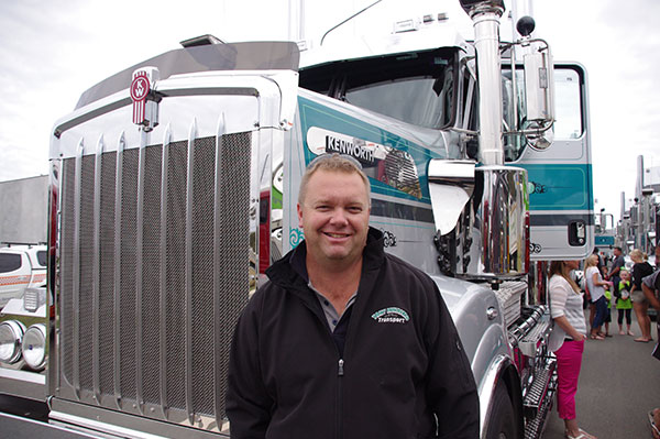 Canberra -Convoy ,-Cancer -Families ,-2015,-event ,-Trade Trucks 27
