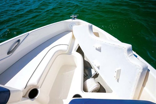 Bow of Bayliner 170 Outboard