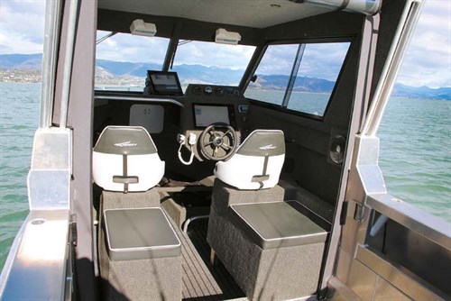 Osprey 630 Open Hard Top cabin