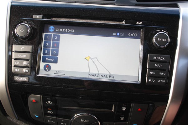 Nissan Navara NP300_touch -screen _5