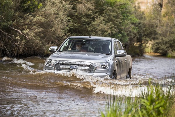Ute Shoot Out -Ford Ranger _wading